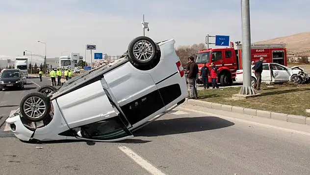 Elazığ'da feci kaza! Ölü ve yaralılar var