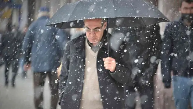 Elazığlılar kar yağışını sevinçle karşıladı