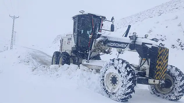 Kırsalda kar esareti: 120 personel ve 90 araçla dev kar seferberliği