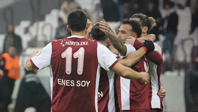 Elazığspor, gol düellosundan galip çıktı