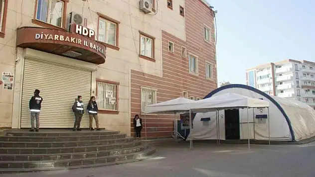 HDP ve PKK mağduru ailelerin evlat nöbeti 809'uncu gününde