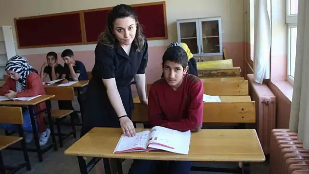 LGS öğretmenlerin başarısını da ortaya çıkardı: O ilçe başarı geleneğini bozmadı