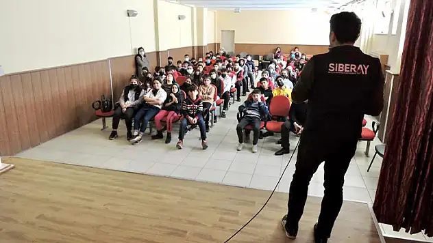 öğrencilere SİBERAY eğitimi verildi