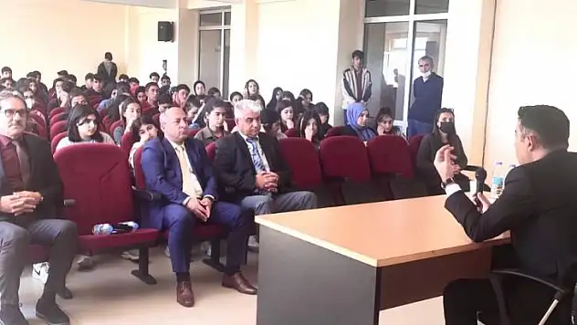 Pertek'te mesleki tanıtım programı düzenlendi