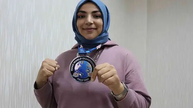 Şeyma Canpolat: 'Kadınsın yapamazsın dediler, dünya ikincisi oldum'