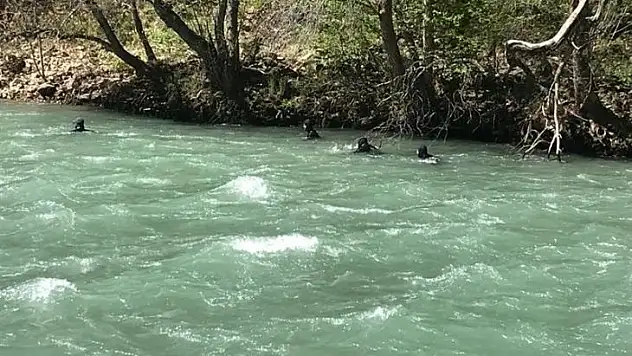 Tunceli Belediyesi dalgıç ekibinden, boğulma vakalarına karşı eğitim