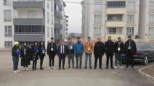 Yazıkonak'ta halkın öneri, istek ve şikayetleri kapı kapı ziyaret edilerek alınıyor