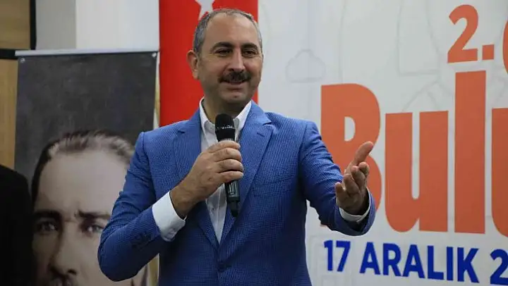 Adalet Bakanı Abdulhamit Gül gençlerle bir araya geldi