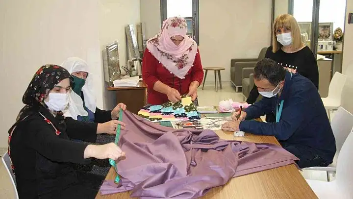 Fethi Sekin Şehir Hastanesinde açılan el sanatları kursu