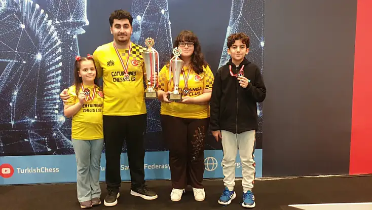 29 sporcu tek yürek: Elazığ satrançta tarih yazdı