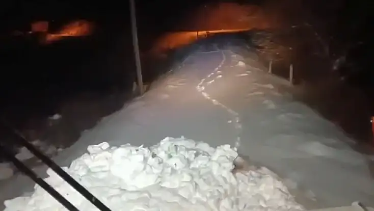 Karla mücadelede Elazığ İl Özel İdaresi'nden tam kadro saha!