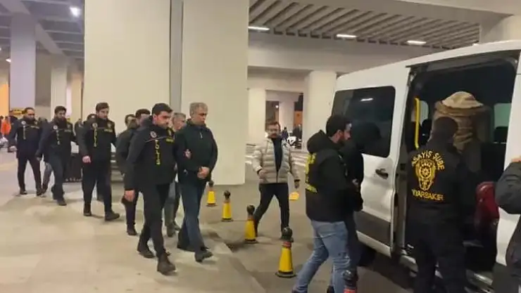 'Turnusol operasyonunda 8 tutuklama