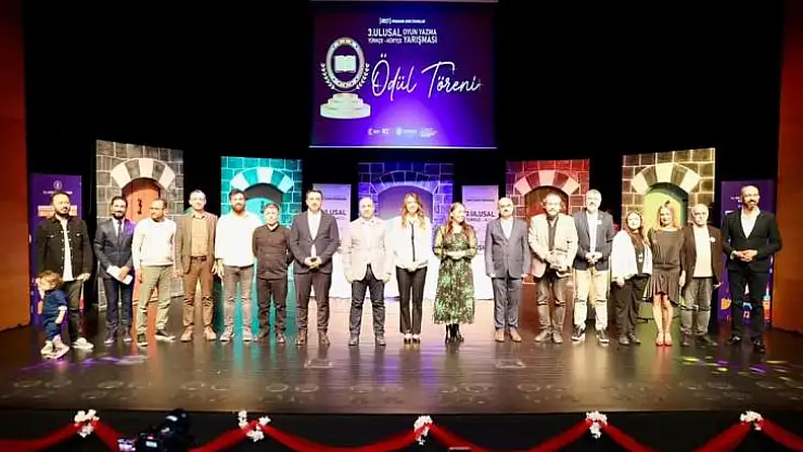 3. Ulusal Türkçe-Kürtçe oyun yazma yarışmasının kazananları ödüllendirildi