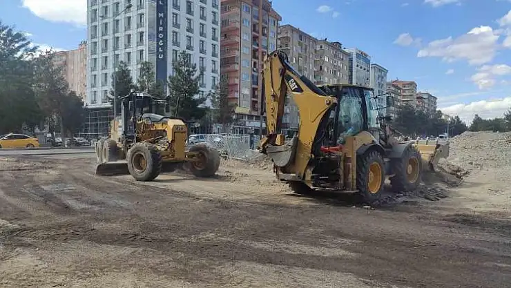 89 kişinin öldüğü iş merkezinin bulunduğu cadde aylar sonra asfaltlanıp ulaşıma açılacak