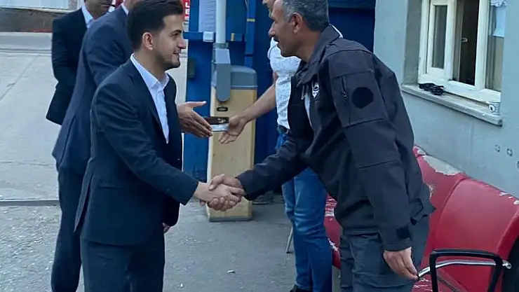 Aküzüm, sağlık emekçilerinin yanında olmaya devam ediyor