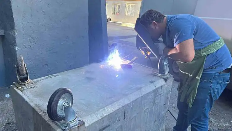 Bağlar'da çöp konteynerleri bakıma alındı