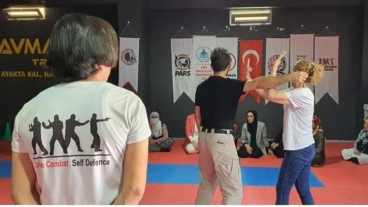 Bağlar'da kadınlara şiddete karşı savunma eğitimi