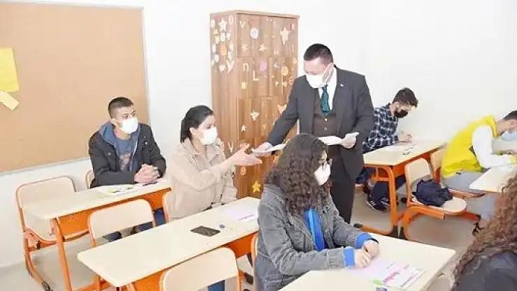 Bağlar'da kız çocuklarının eğitime ilgisi artıyor