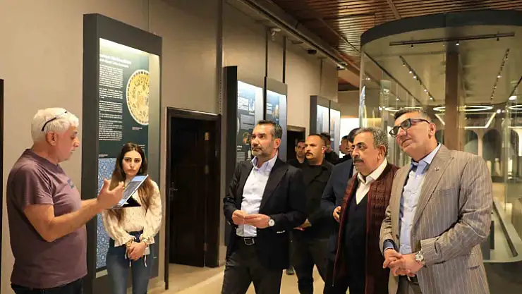 Başkan Şerifoğulları, Kent Müzesi'ni inceledi