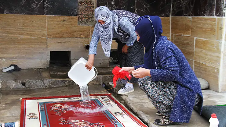 Bayram öncesi halılar yıkanmaya başlandı