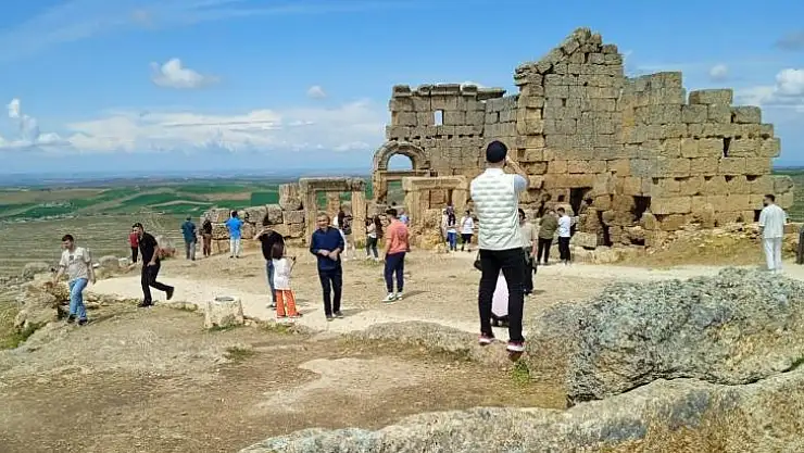 Bayramda Zerzevan Kalesi 22 bin 447 ziyaretçi ağırladı