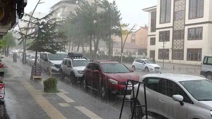 Bingöl'de sağanak ve dolu etkili oldu