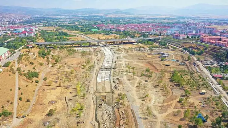 Bingöl'de taşkın koruma çalışmaları sürüyor