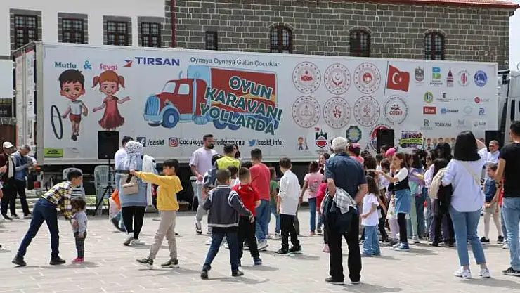 Çocuk Oyunları ve Spor Kulüpleri Federasyonu, çocuklara çifte bayram yaşattı