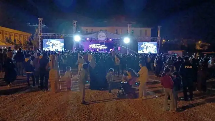 Dicle'de 2 gün süren bağ bozumu festivali konserlerle tamamlandı