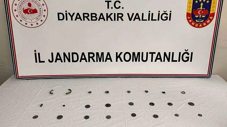 Diyarbakır'da 33 adet tarihi obje satmaya çalışan 3 şüpheli yakalandı