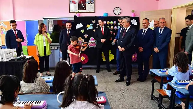 Diyarbakır'da 483 bin 455 öğrenci karne sevinci yaşadı