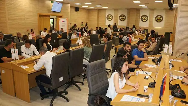 Diyarbakır'da gençler çalıştayda buluştu