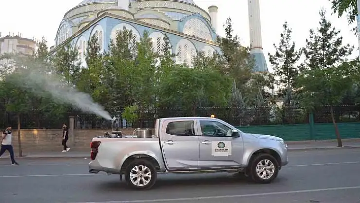 Diyarbakır'da ilaçlama çalışmaları aralıksız devam ediyor