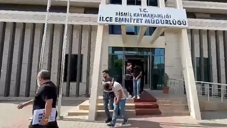 Diyarbakır'da müstehcen görüntüyle şantaj yapan çete yakayı ele verdi