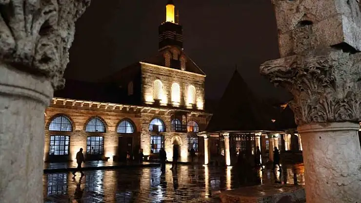 Diyarbakır'da Regaip Kandili dualarla idrak edildi