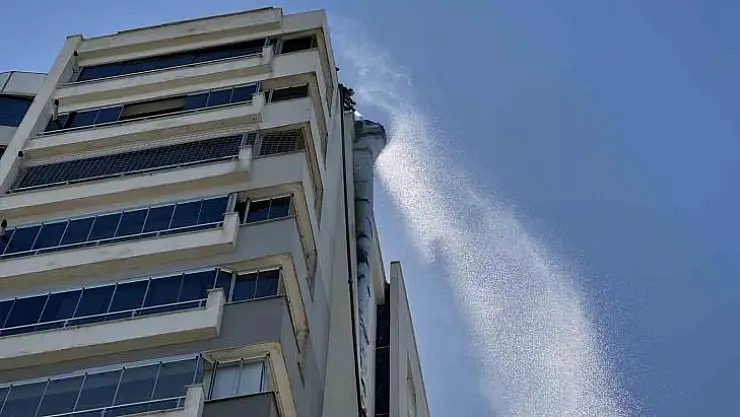 Diyarbakır'da restoranın bacasında çıkan yangın söndürüldü
