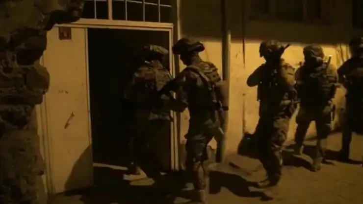 Diyarbakır'da torbacılara şafak baskını: 24 tutuklu