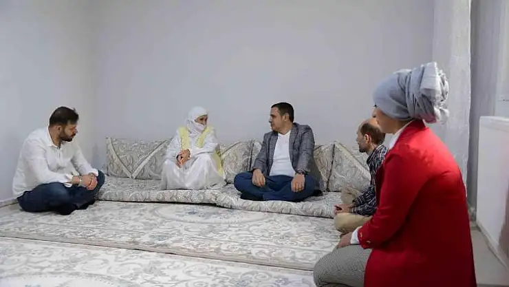 Diyarbakır'da ulu çınarlar ve hastalar bayramda unutulmadı