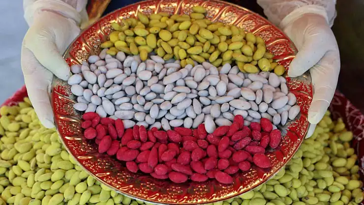 Elazığ'da bir ilk: Vişneli badem şekerinin ardından limonlusu yapıldı