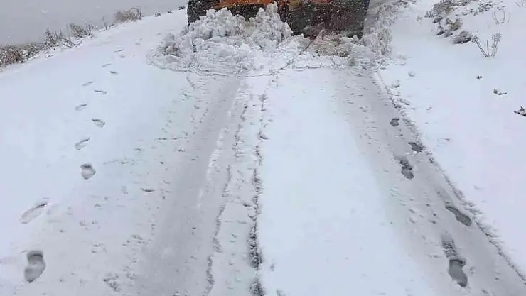Elazığ İl Özel İdaresi karla mücadele çalışmalarını sürdürüyor