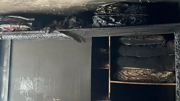 Elektrik kontağından çıkan yangında ev kullanılamaz hale geldi