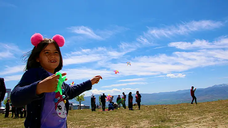 Engelsiz Uçurtma Şenliği renkli görüntüler oluşturdu
