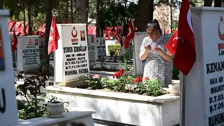 Engelsiz Yaşam Merkezi Öğrencilerinden şehitlik ziyareti