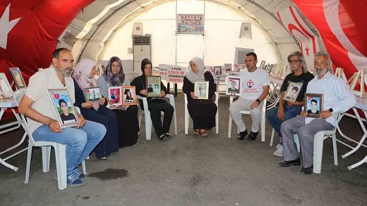 Evlat nöbetindeki ailelerin bayramı buruk geçiyor