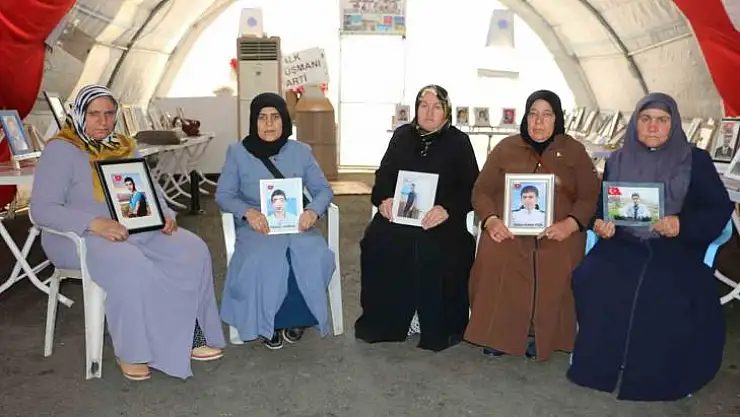 Evlat nöbetindeki gözü yaşlı anne: '4 yıldır HDP önünde evladımı istiyorum diye haykırıyorum'