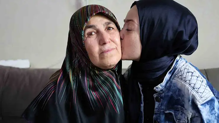 Fedakar anne, böbreğini vererek kızını yeniden hayata bağladı