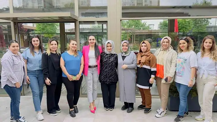 Final Okulları öğrencileri, Anneler Günü'nde annelerini onurlandırdı