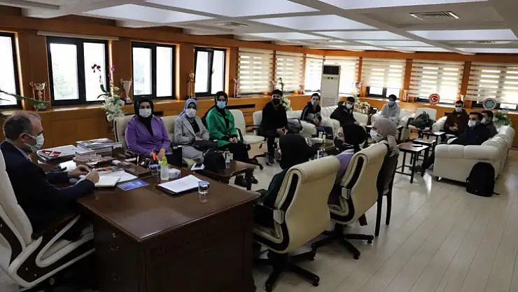 FÜ'de 'Çedene Bizden, Sohbet Sizden' buluşmaları başladı