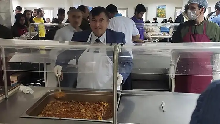 FÜ kadın kolları öğrencilerle iftar yaptı