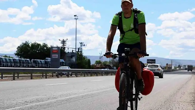İsveçli gezgin 8 Nisan'da Irak'tan yola çıktı, 1 ay sonra Diyarbakır'a vardı